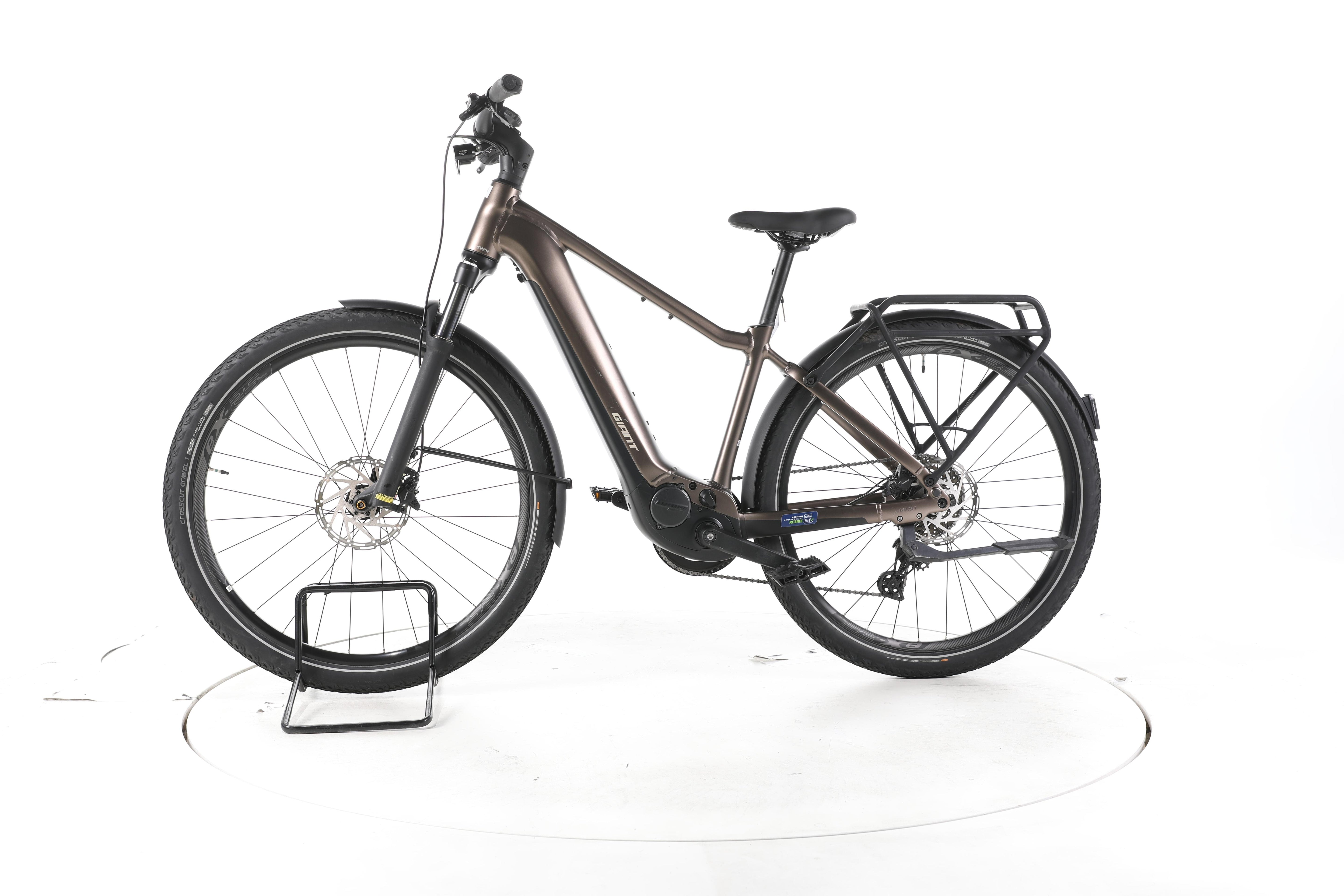 Giant Explore E+ Pro 1 Trekking E-Bike - Image 7