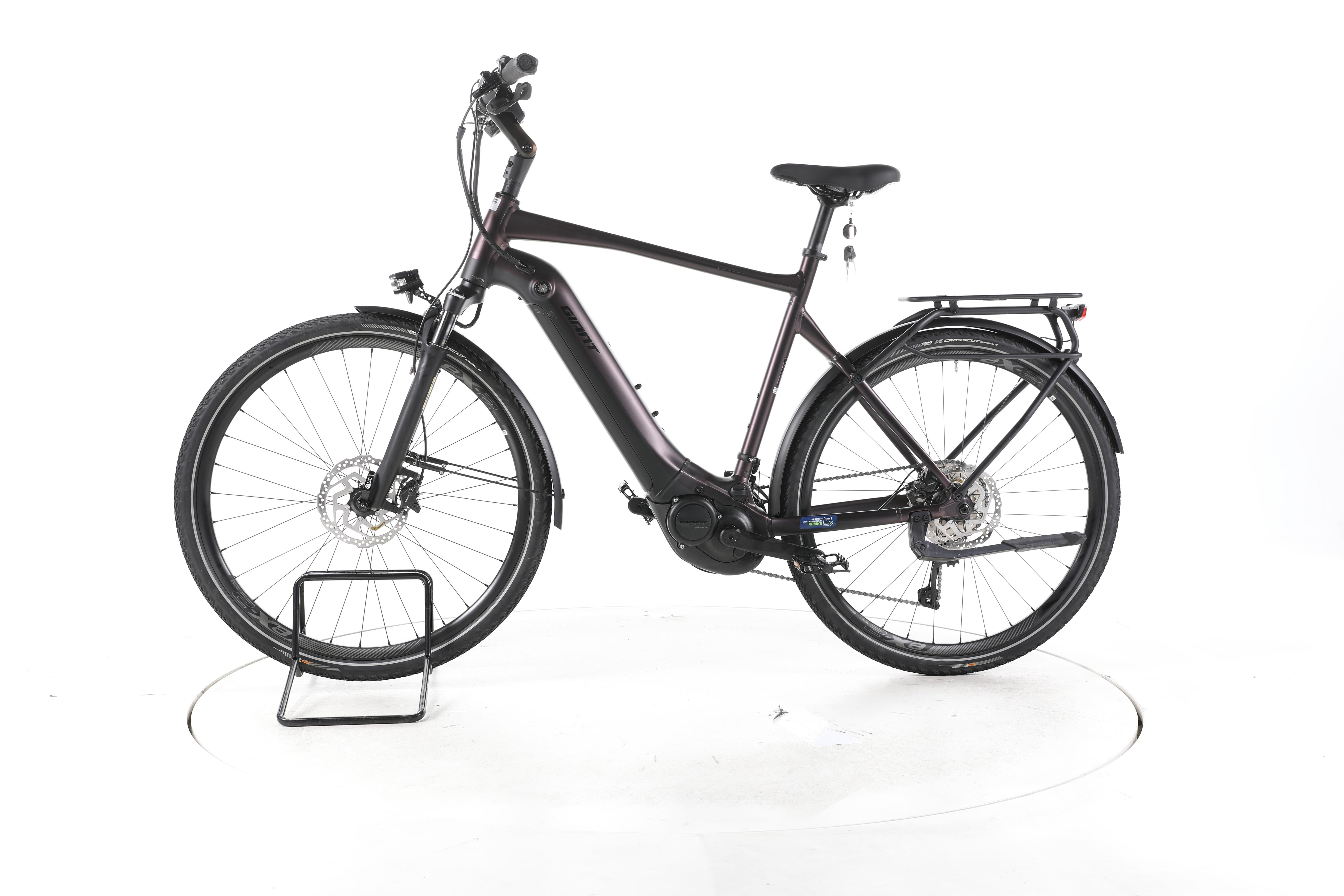 Giant Explore E+ Pro 1 Trekking E-Bike - Image 7
