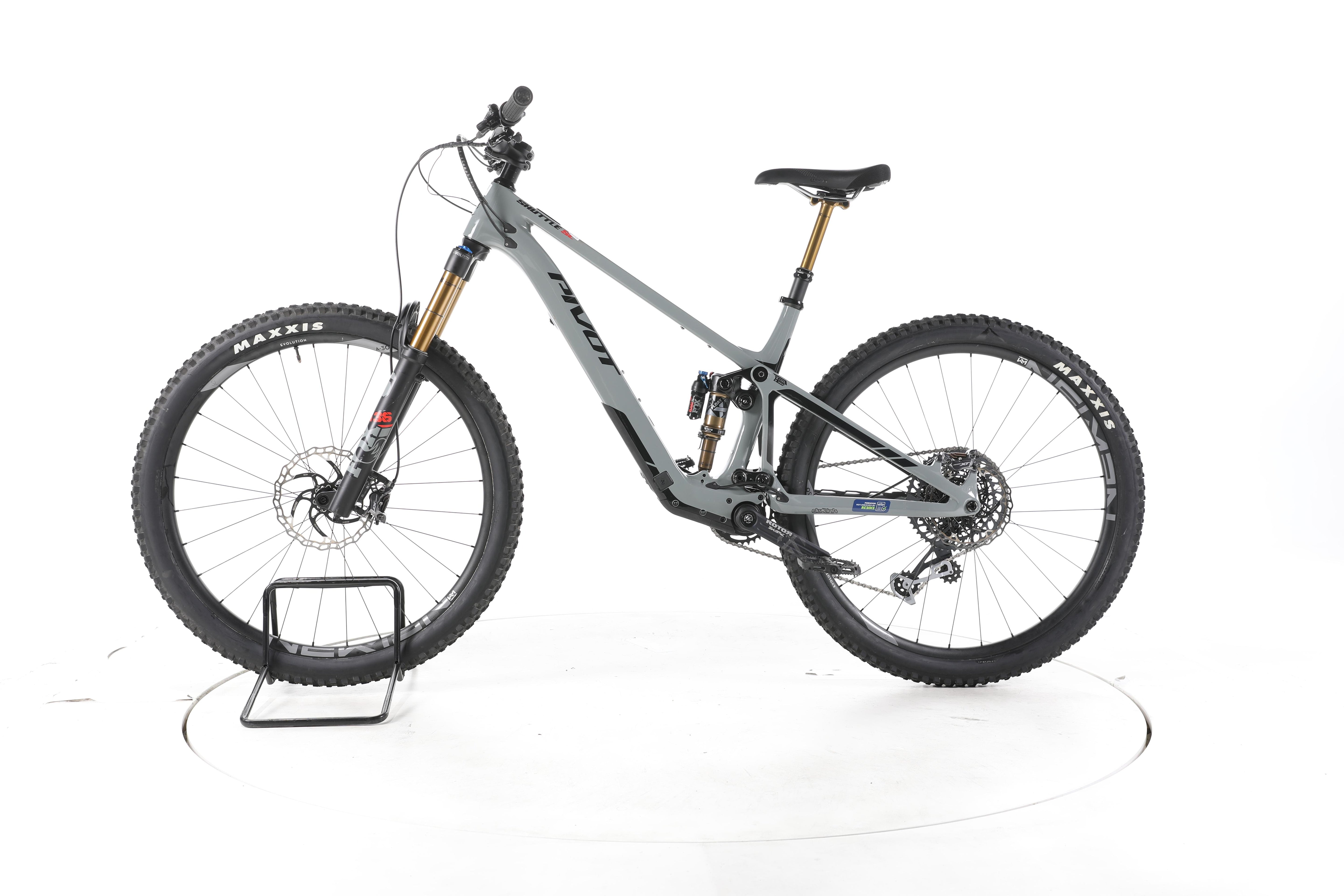 Pivot Cycles Shuttle SL E-Bike Fully Carbon - Image 7