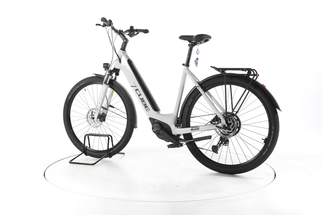 Cube Touring Hybrid ONE Trekking E-Bike Tiefeinsteiger 2025 - Image 8