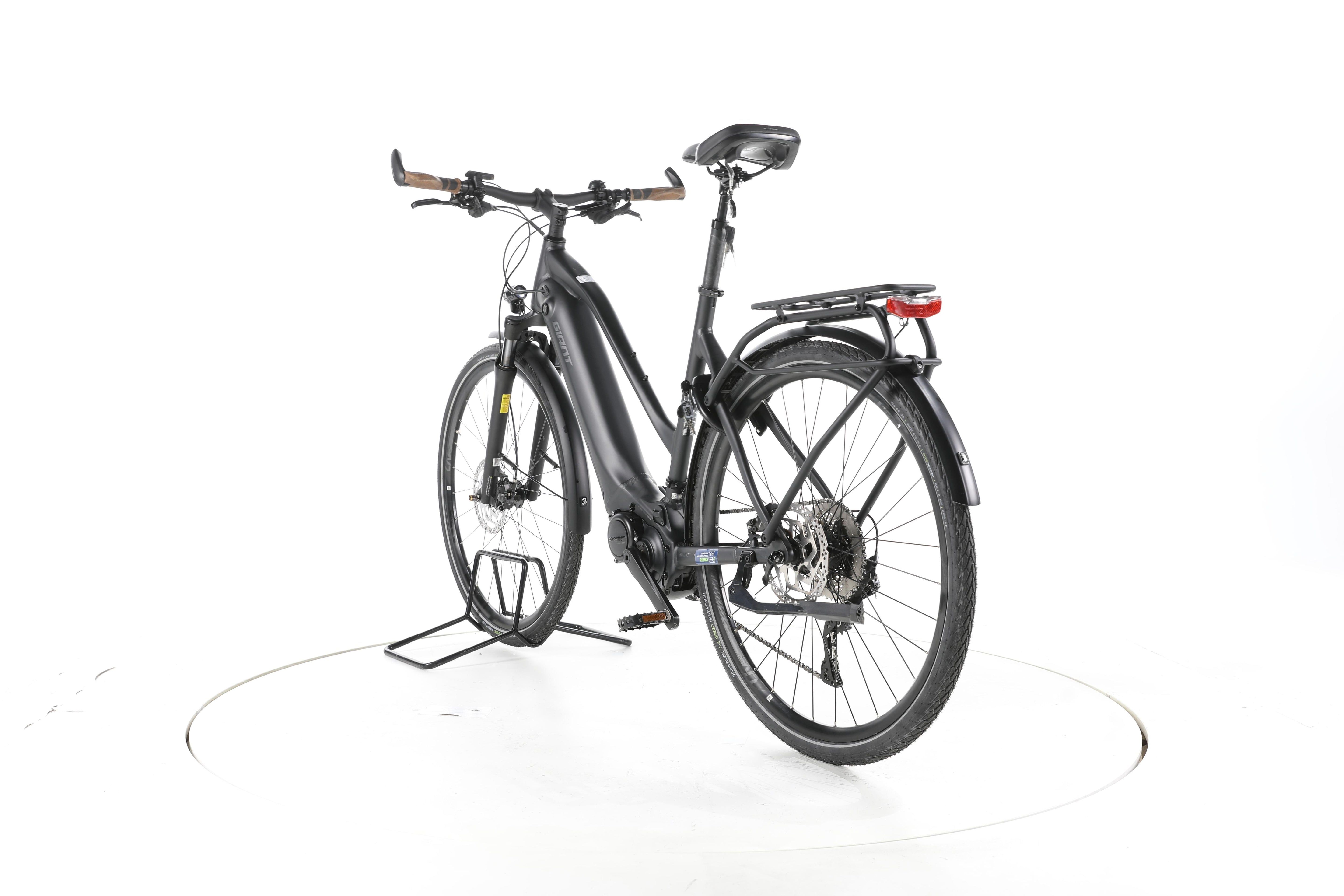 Giant Explore E+ 1 Trekking E-Bike - Image 9