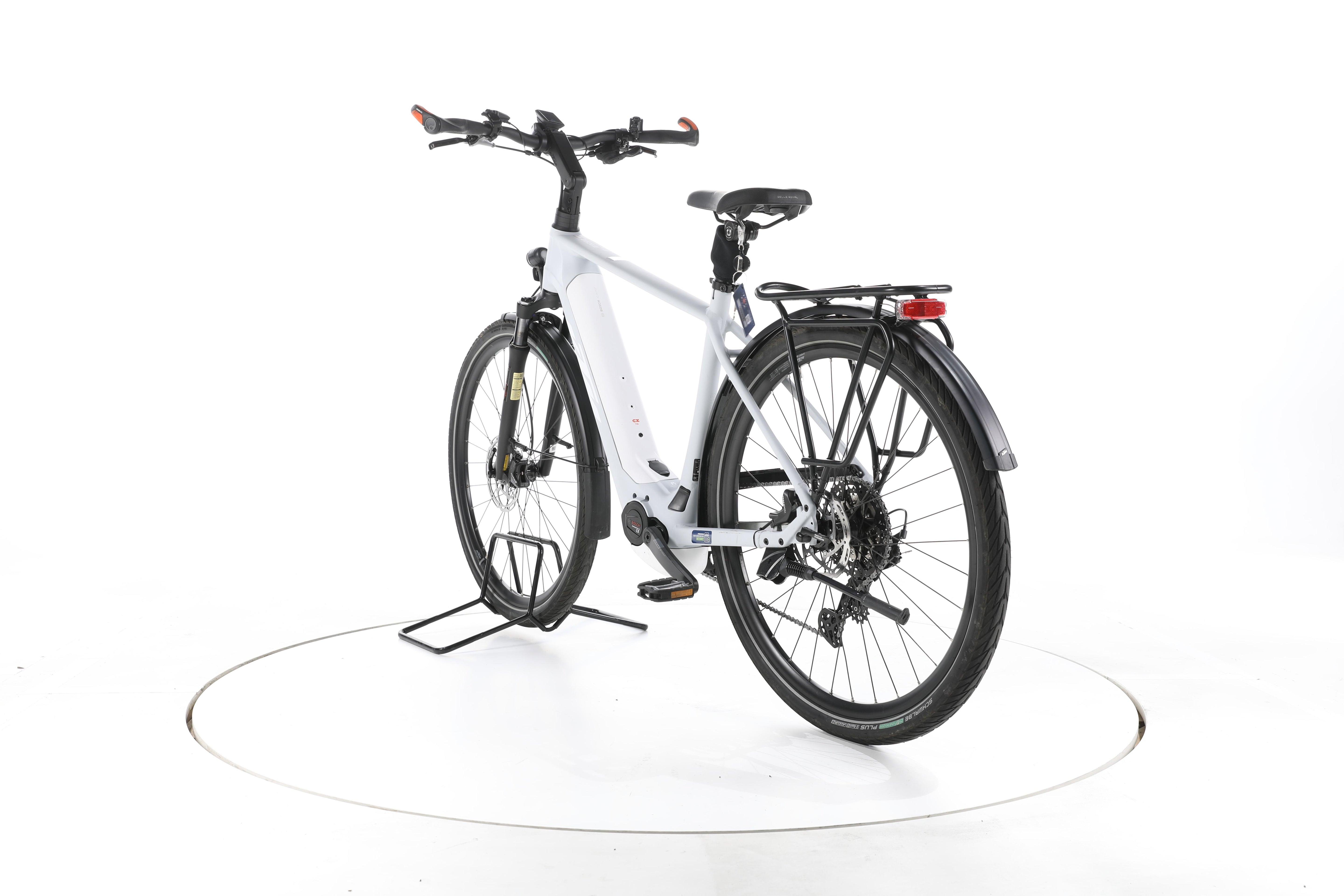 KTM Macina Style Pro Trekking E-Bike - Image 9
