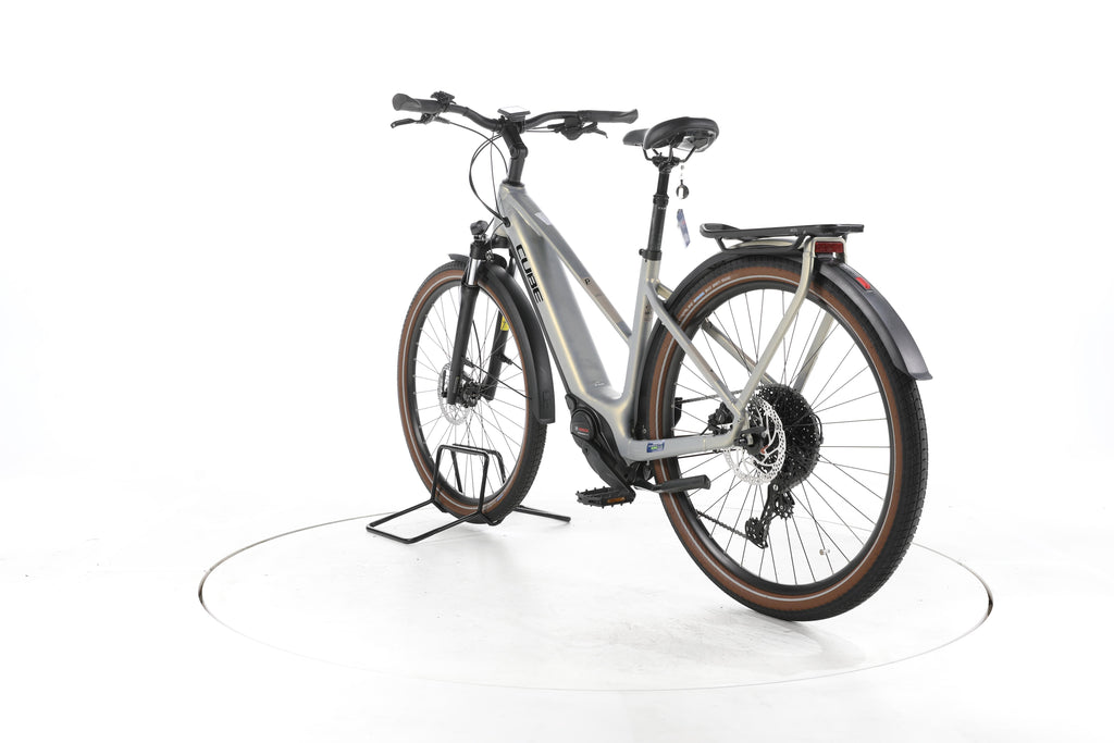 Cube Touring Hybrid Pro Trekking E-Bike - Image 9