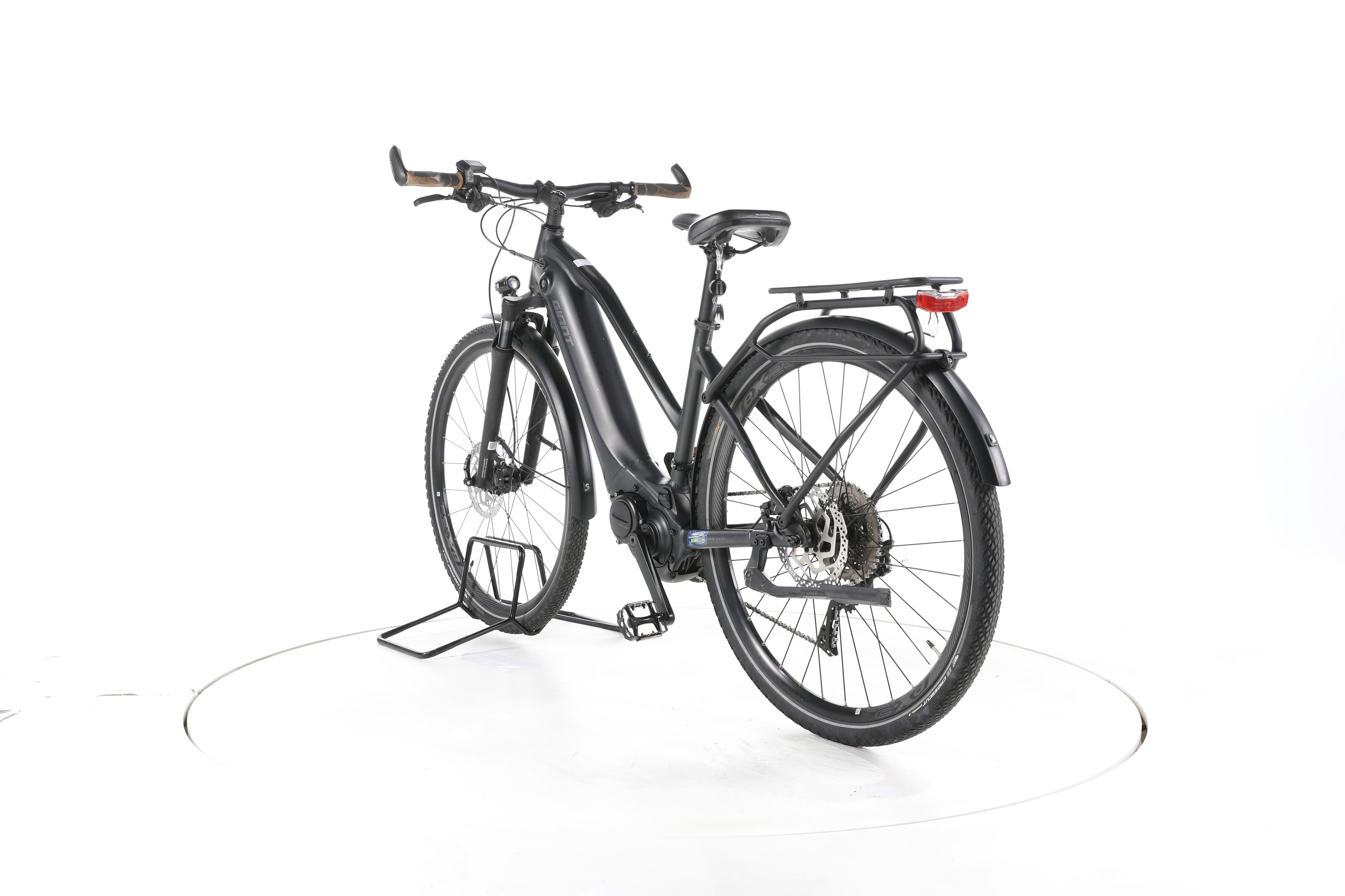 Giant Explore E+ 1 Trekking E-Bike - Image 9