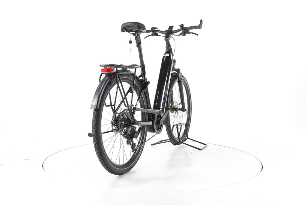 KTM Macina Premium Trekking E-Bike Tiefeinsteiger - Image 11