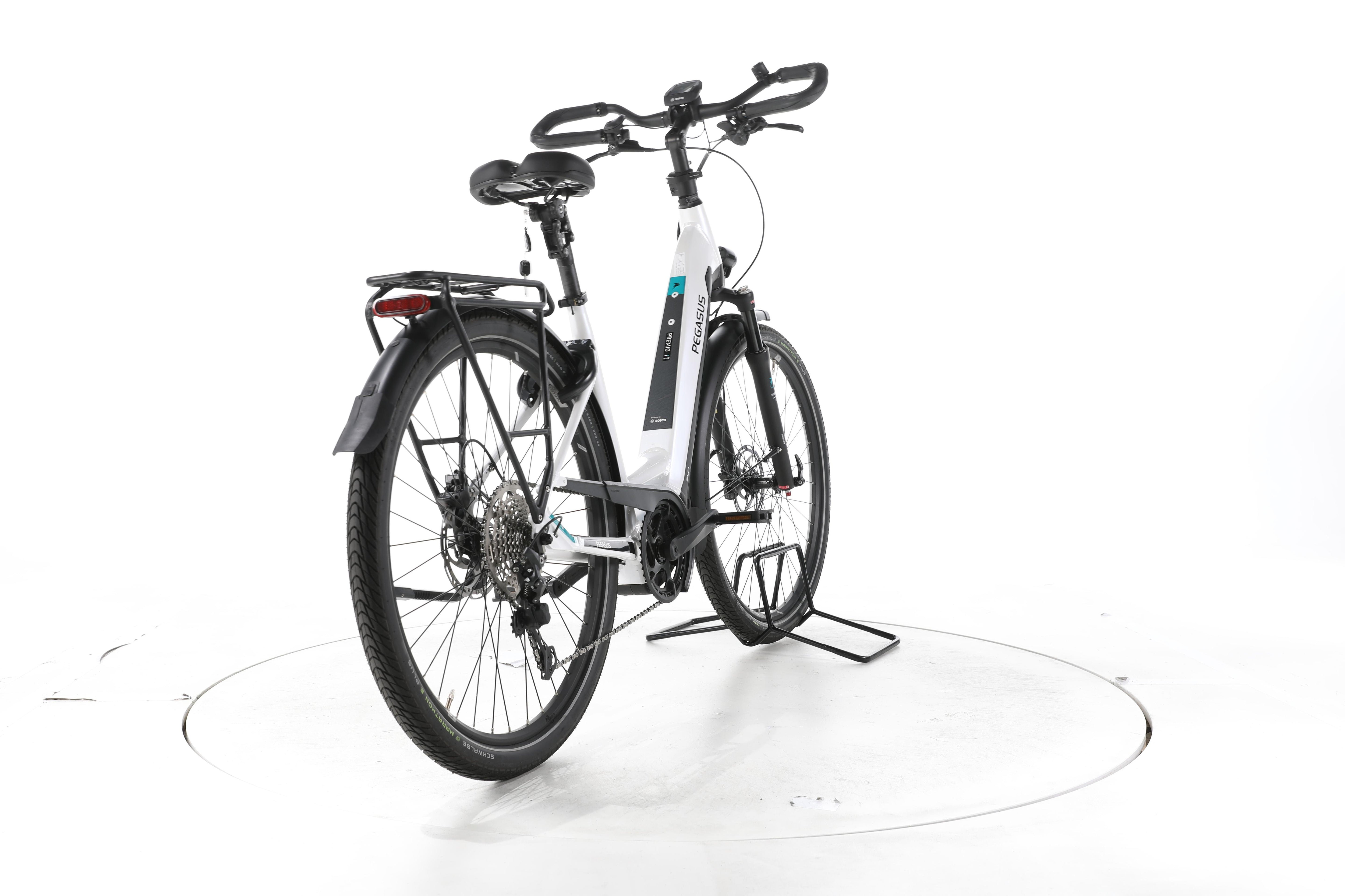 Pegasus Premio EVO Lite Trekking E-Bike Tiefeinsteiger - Image 11