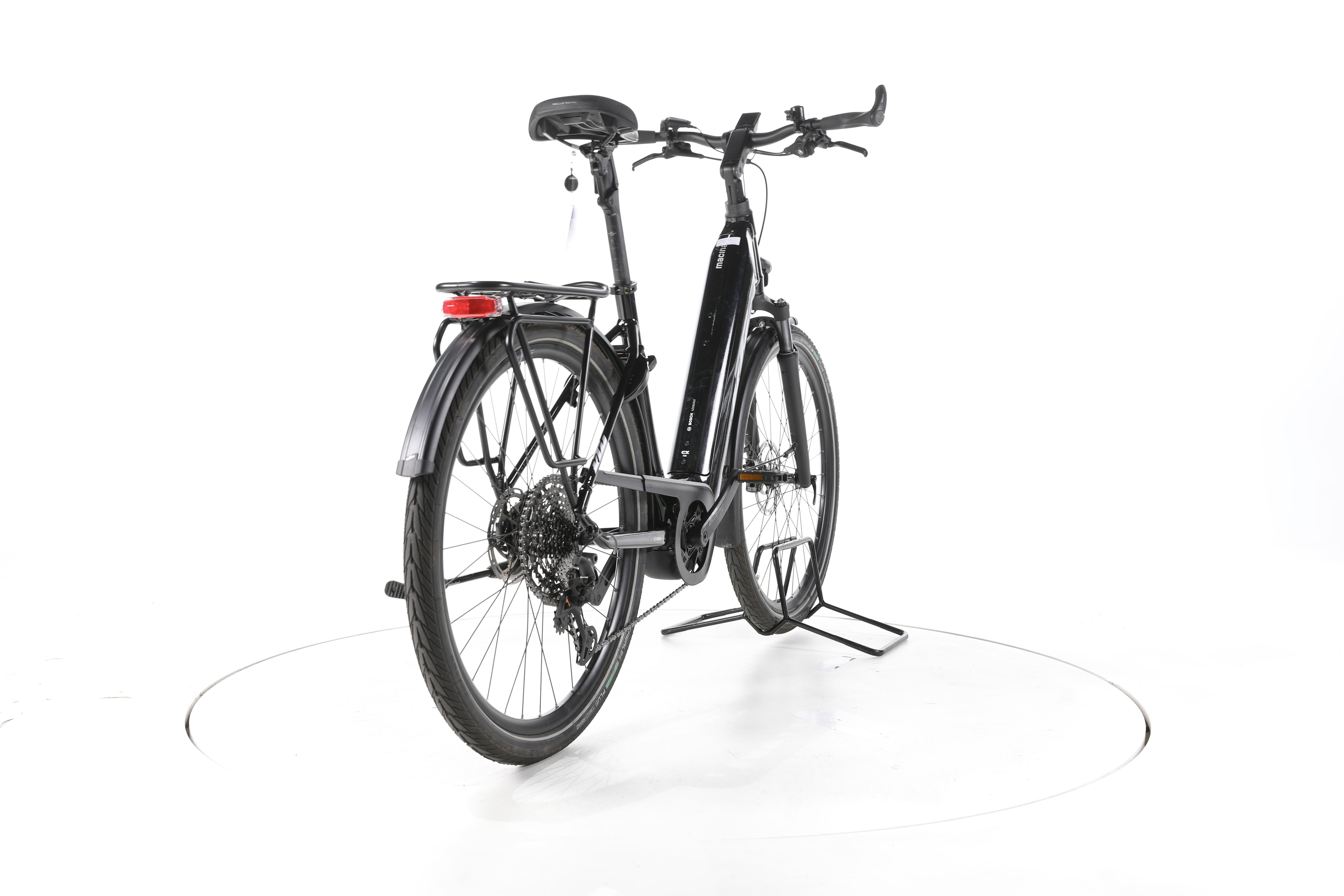 KTM MACINA Premium Trekking E-Bike Tiefeinsteiger - Image 11