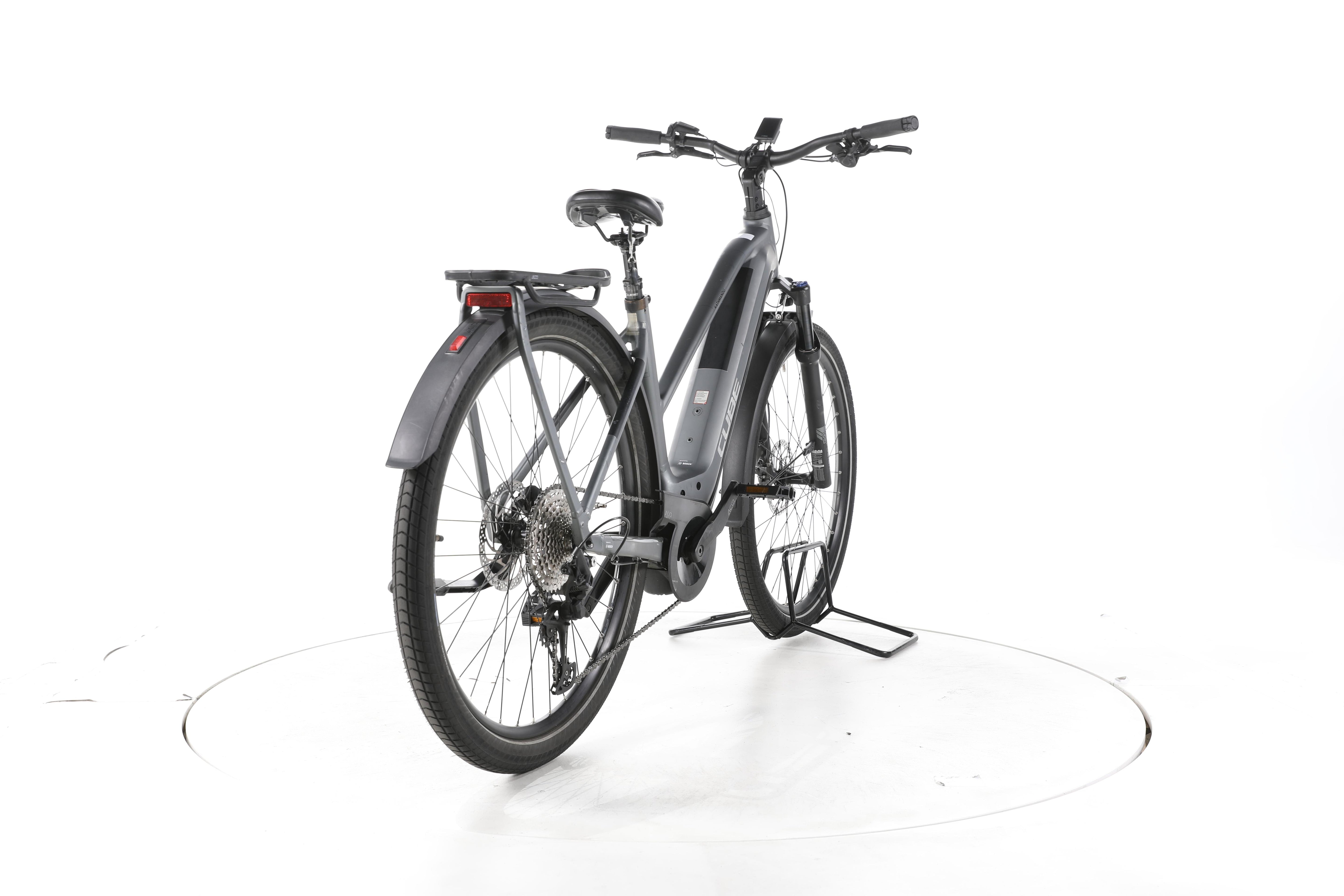 Cube Kathmandu Hybrid Pro Trekking E-Bike - Image 11