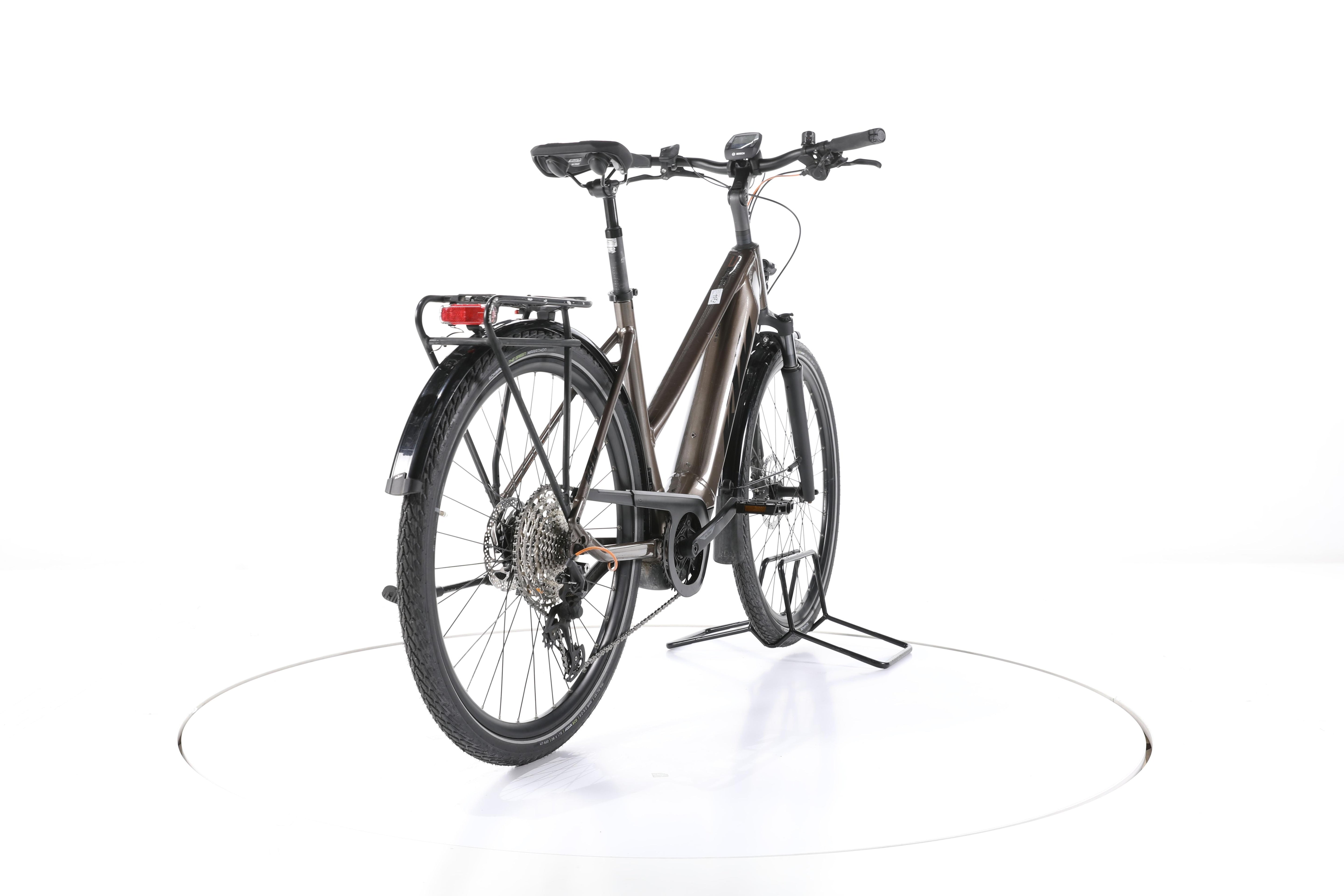 KTM Macina Ultimate Pro Trekking E-Bike - Image 11