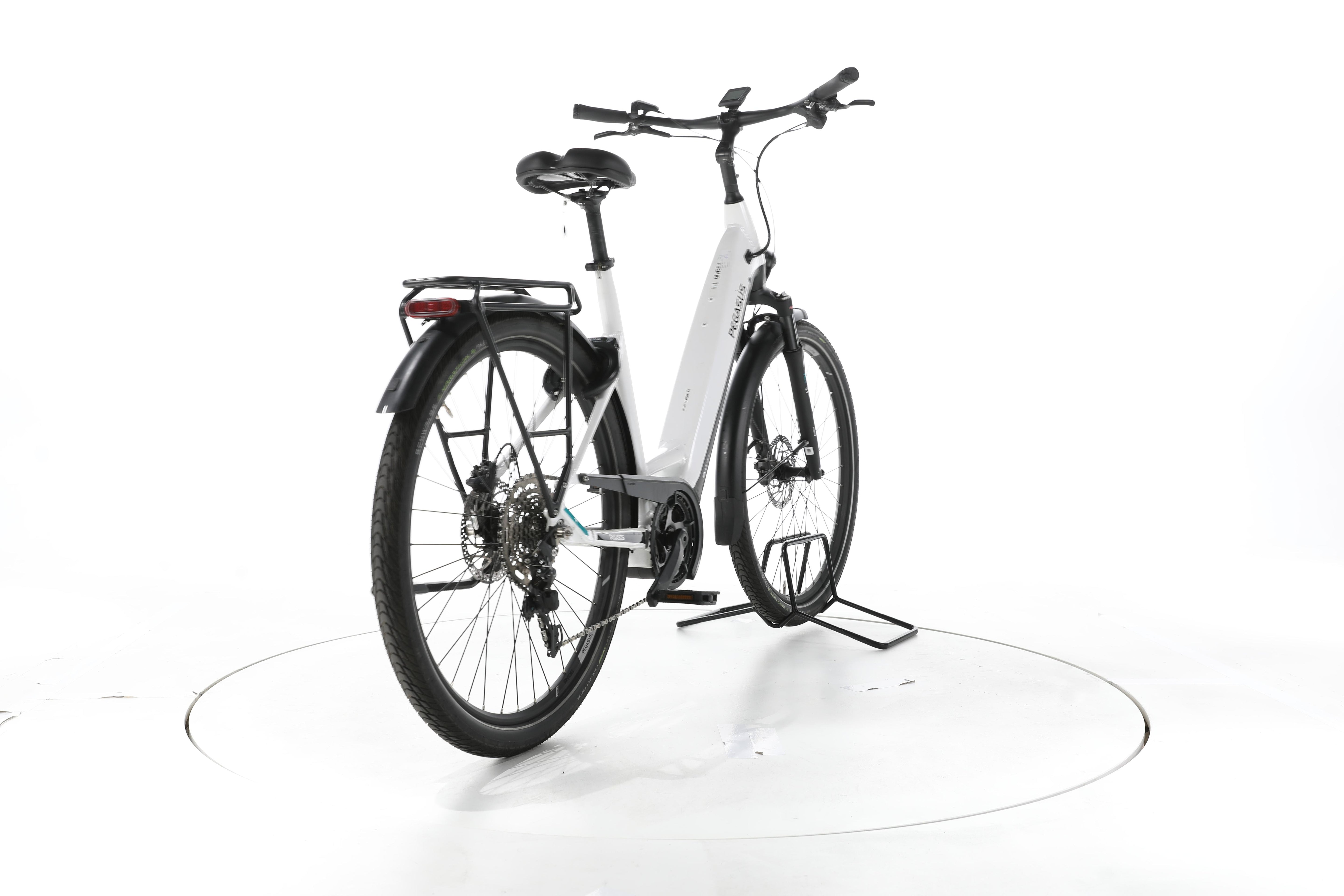 Pegasus Premio EVO 10 Lite Trekking E-Bike Tiefeinsteiger - Image 11