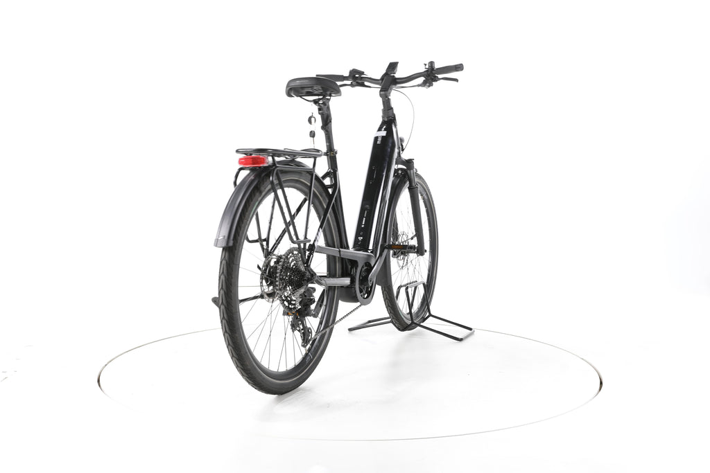 KTM Macina Premium Trekking E-Bike Tiefeinsteiger - Image 11