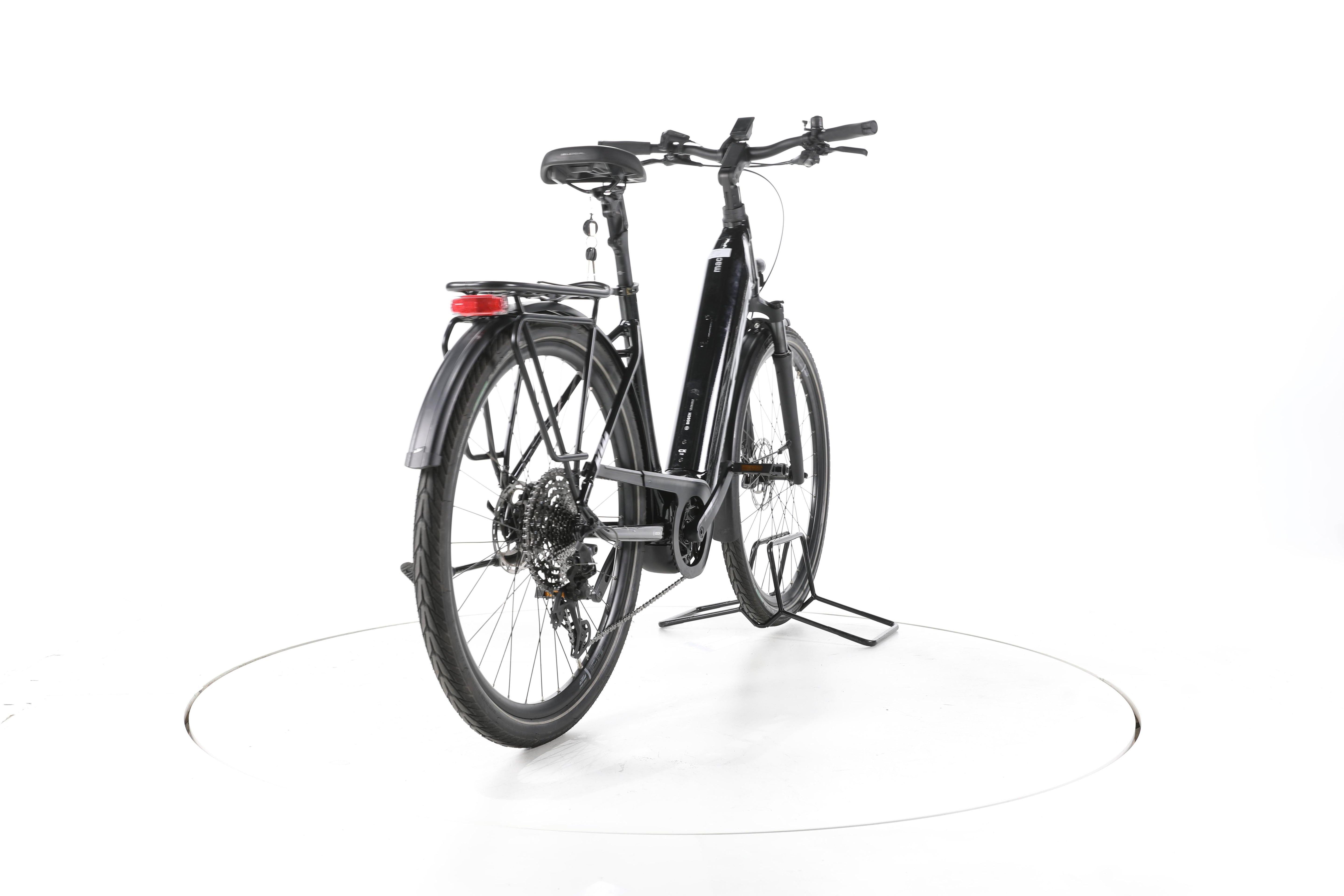 KTM Macina Premium Trekking E-Bike Tiefeinsteiger - Image 11