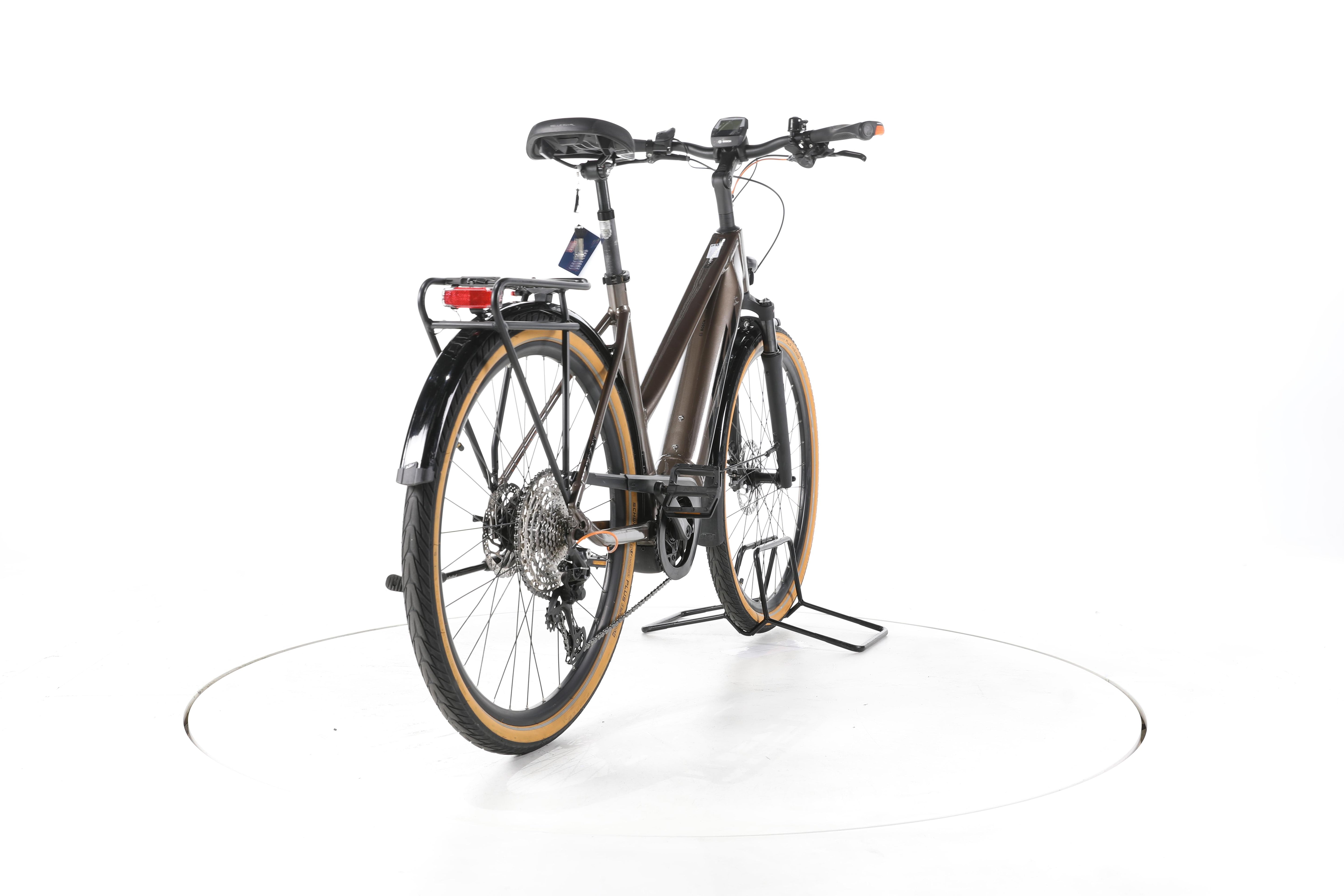 KTM Macina Ultimate Pro Trekking E-Bike - Image 11