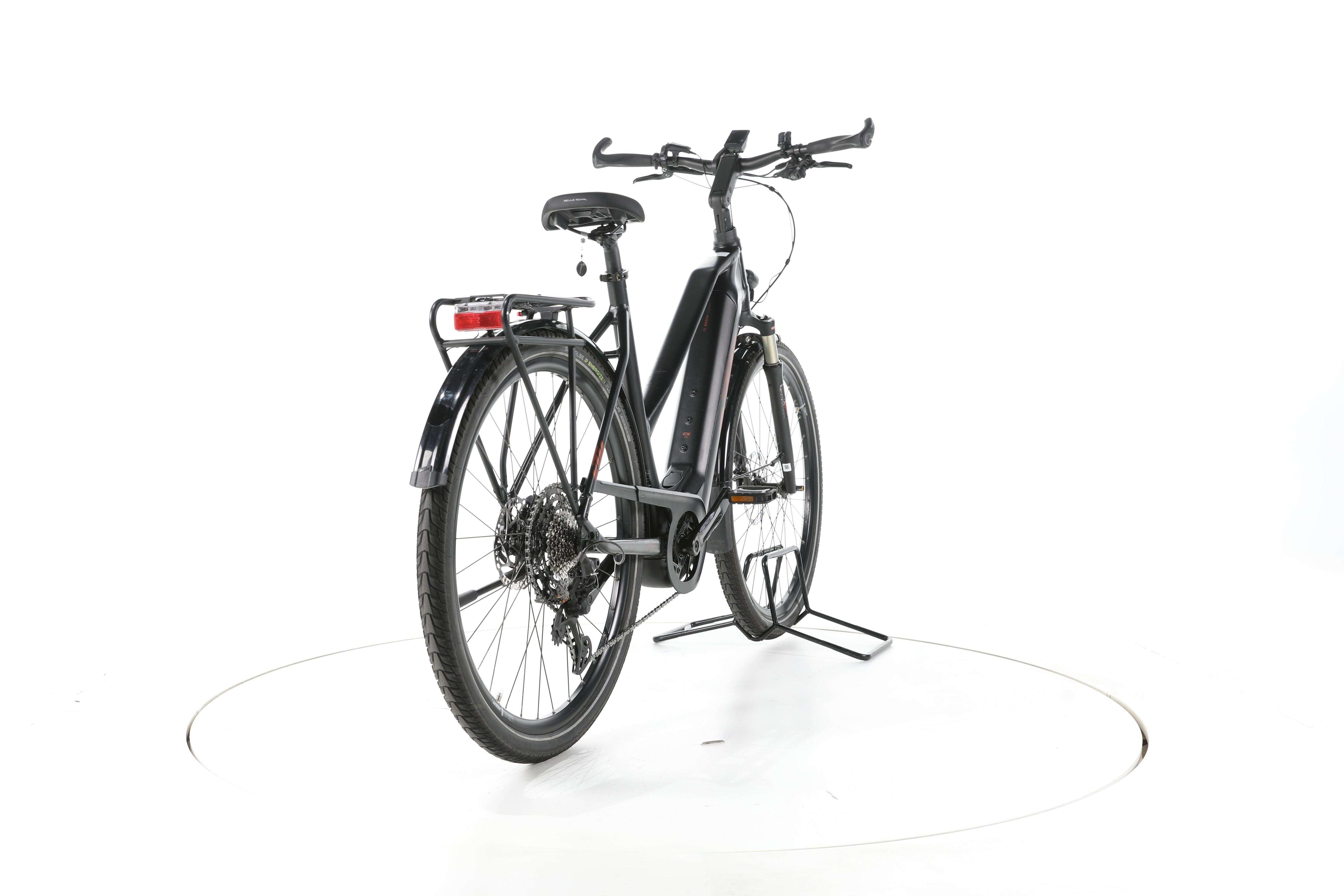 KTM Macina Ultimate XTS Trekking E-Bike - Image 11