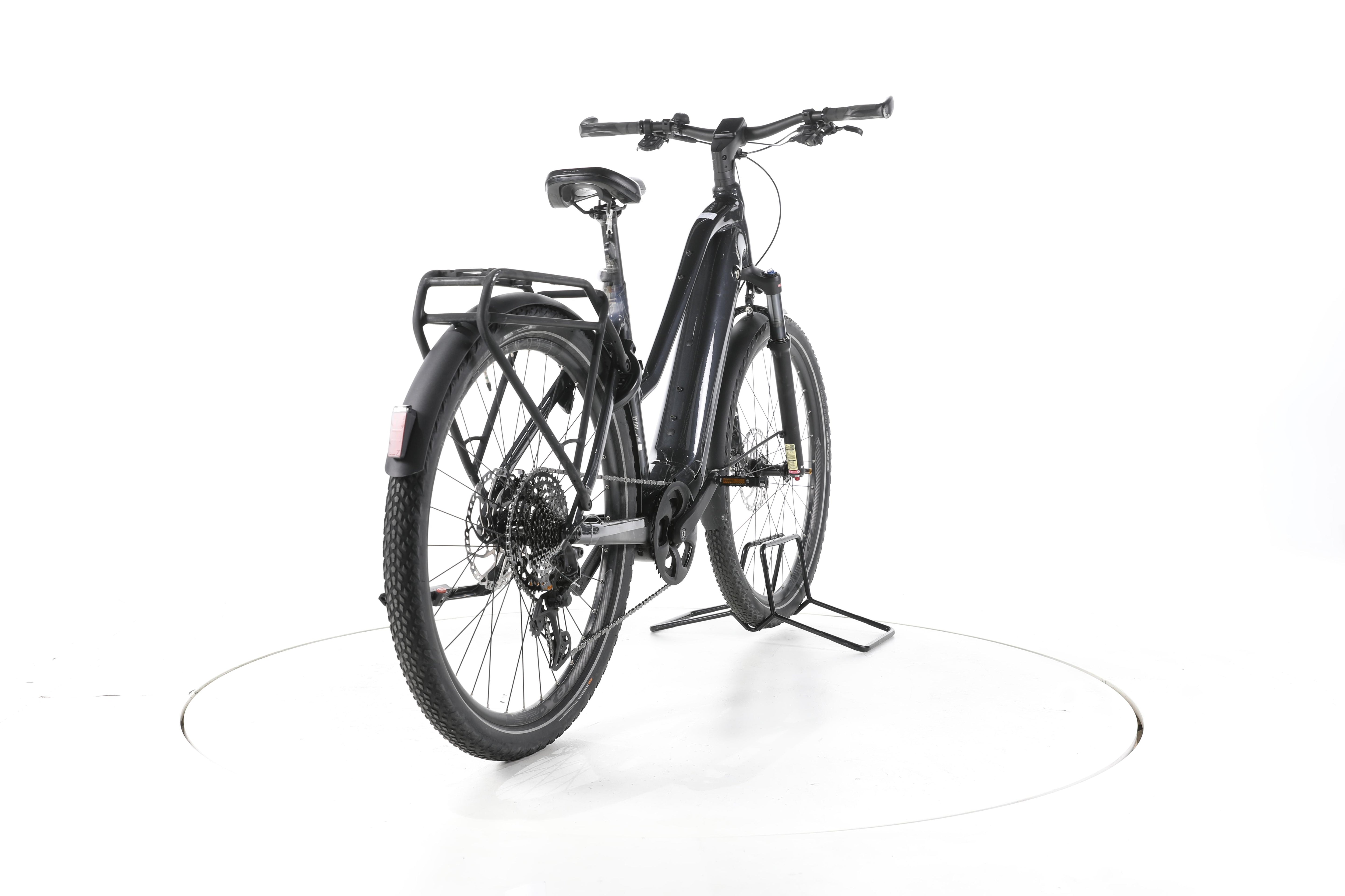Giant Explore E+ 3 Trekking E-Bike - Image 11