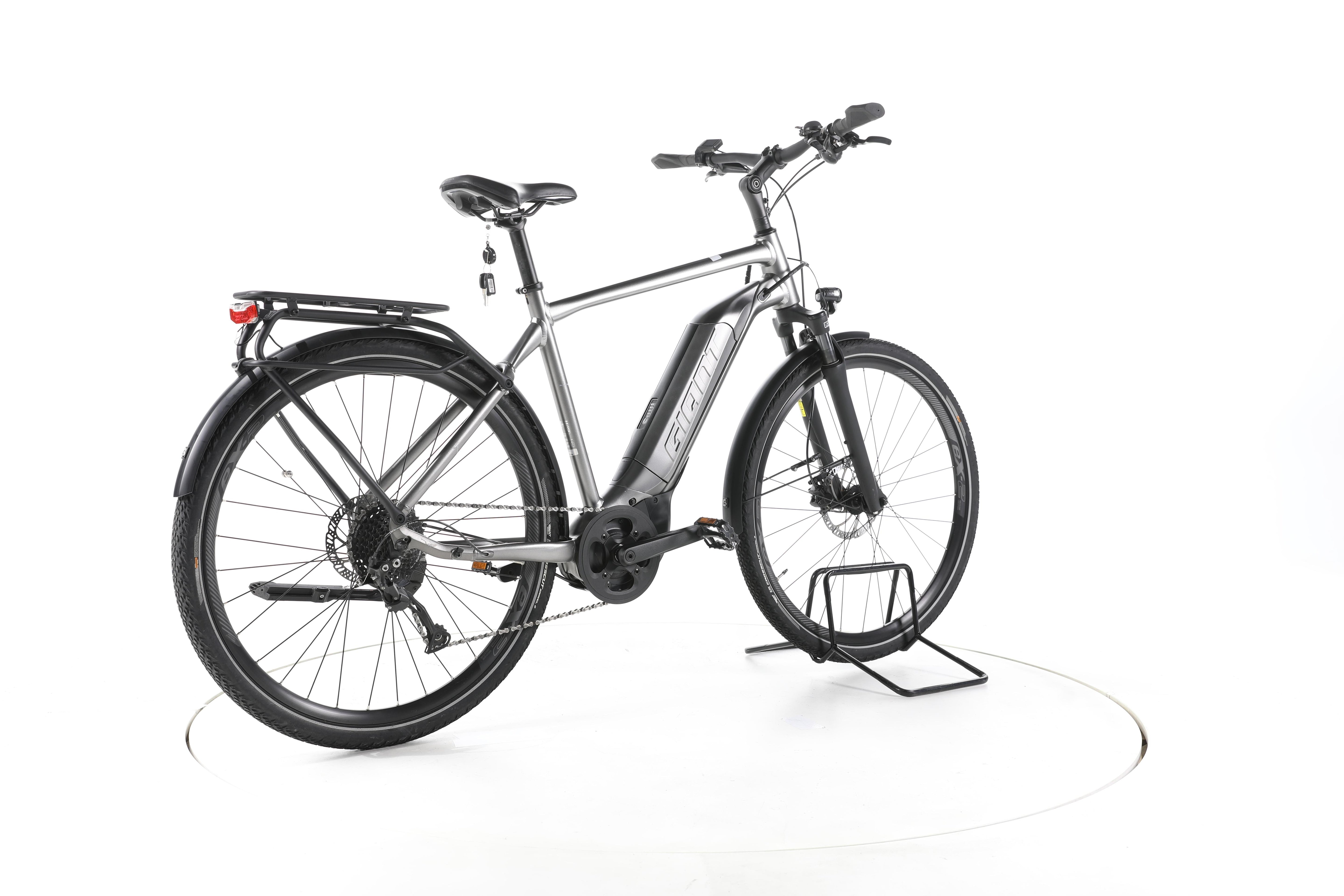 Giant Explore E+ 3 Trekking E-Bike - Image 12