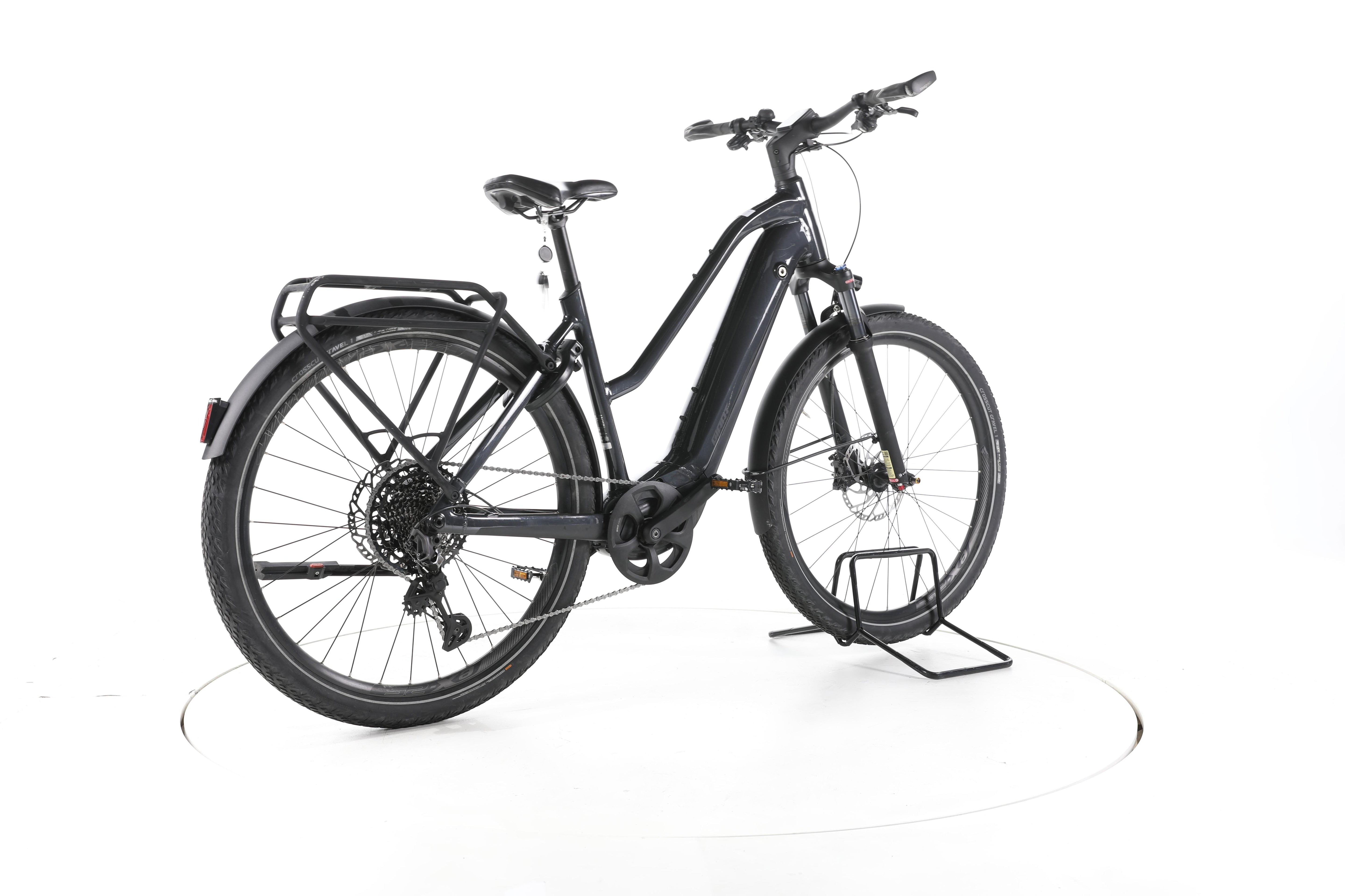 Giant Explore E+ 3 Trekking E-Bike - Image 12