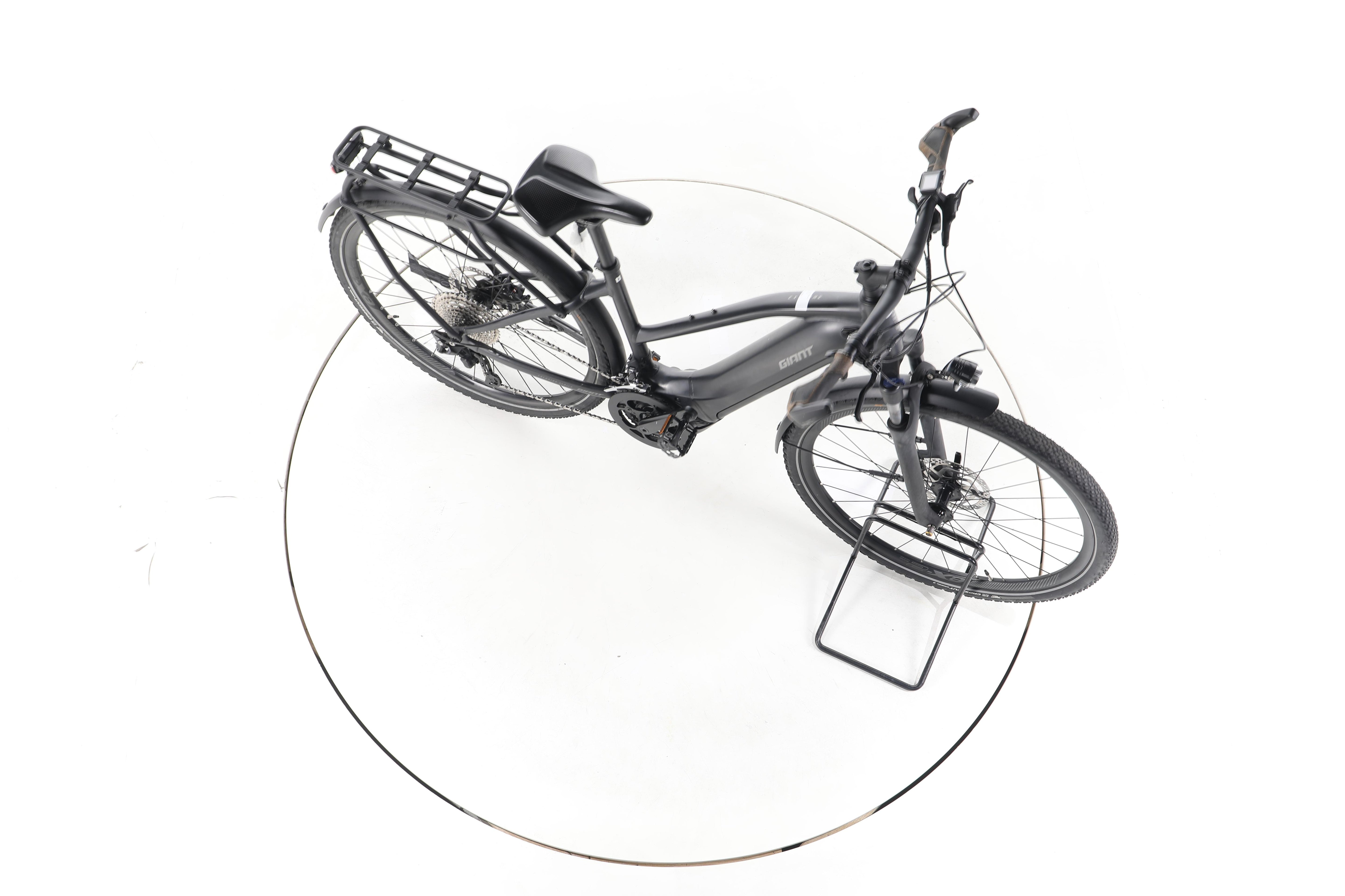 Giant Explore E+ 1 Trekking E-Bike - Image 14