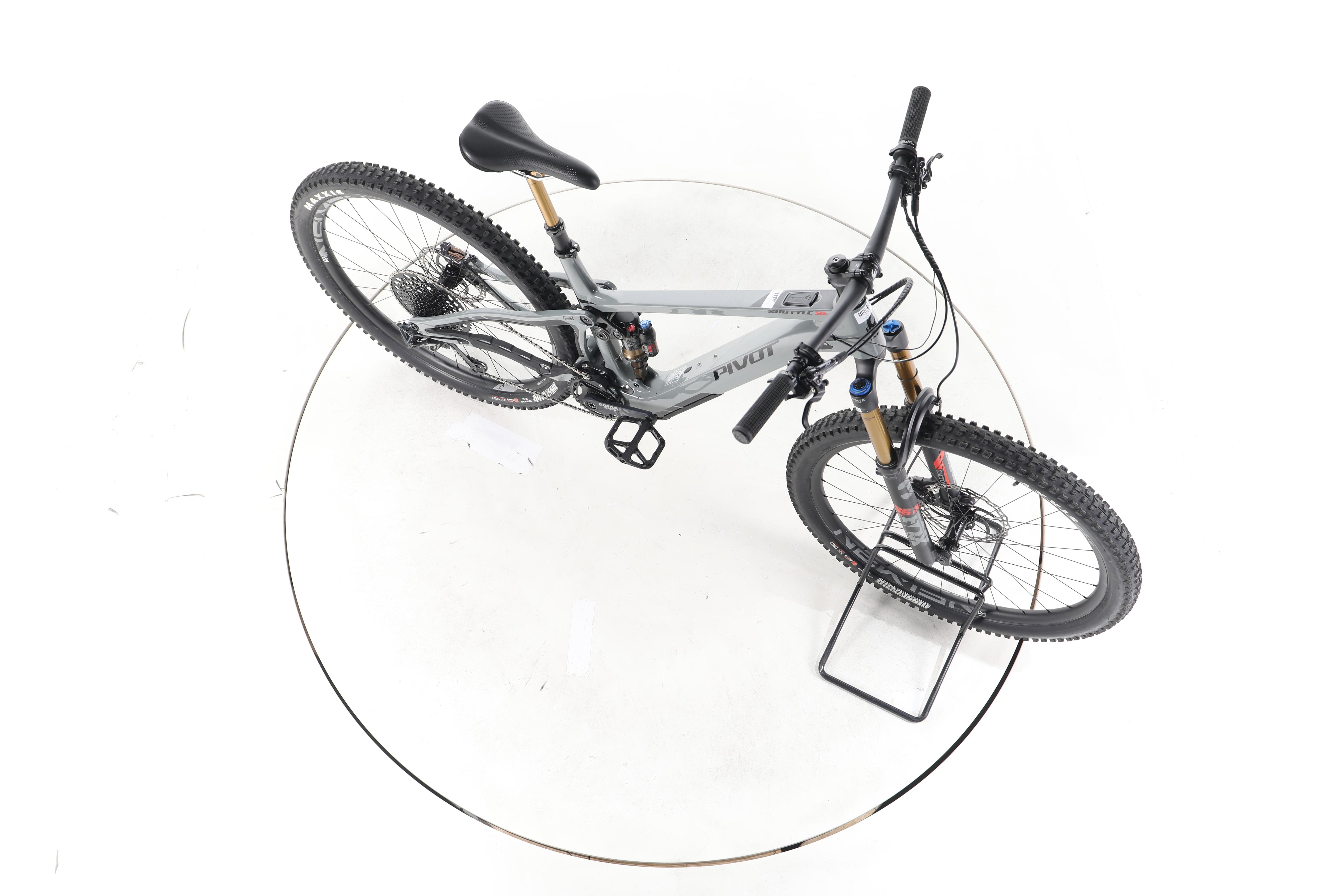 Pivot Cycles Shuttle SL E-Bike Fully Carbon - Image 14