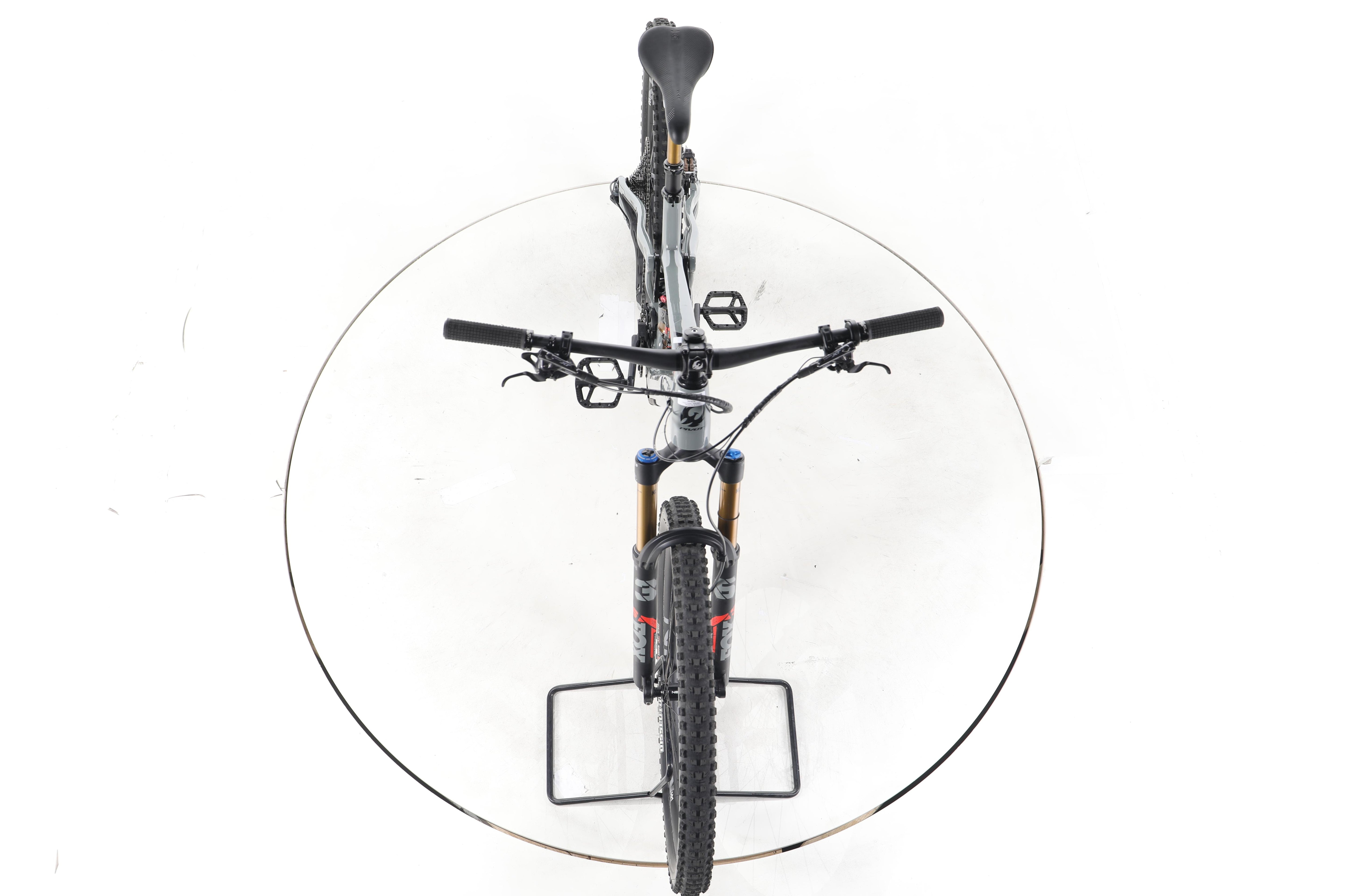 Pivot Cycles Shuttle SL E-Bike Fully Carbon - Image 16
