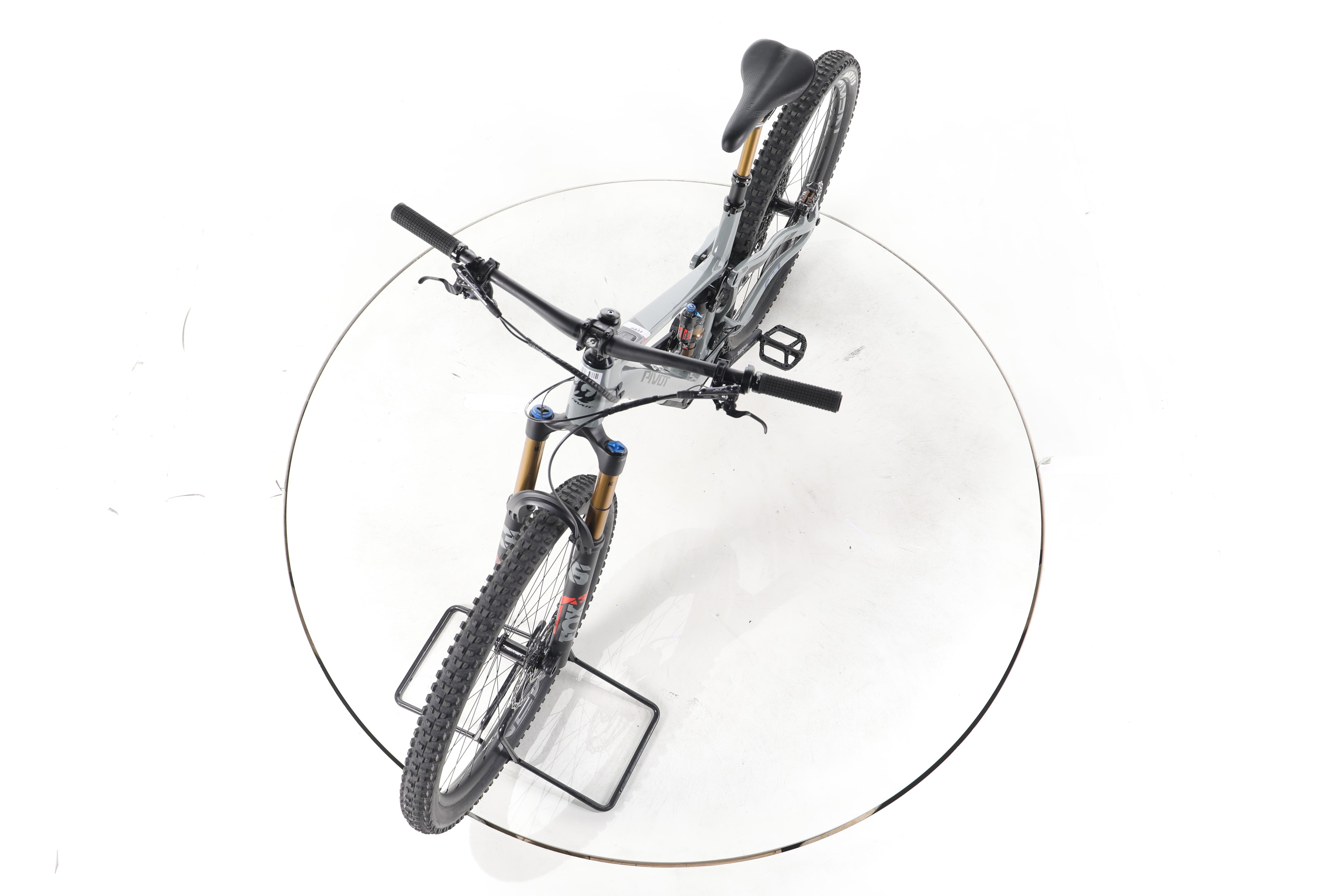 Pivot Cycles Shuttle SL E-Bike Fully Carbon - Image 17