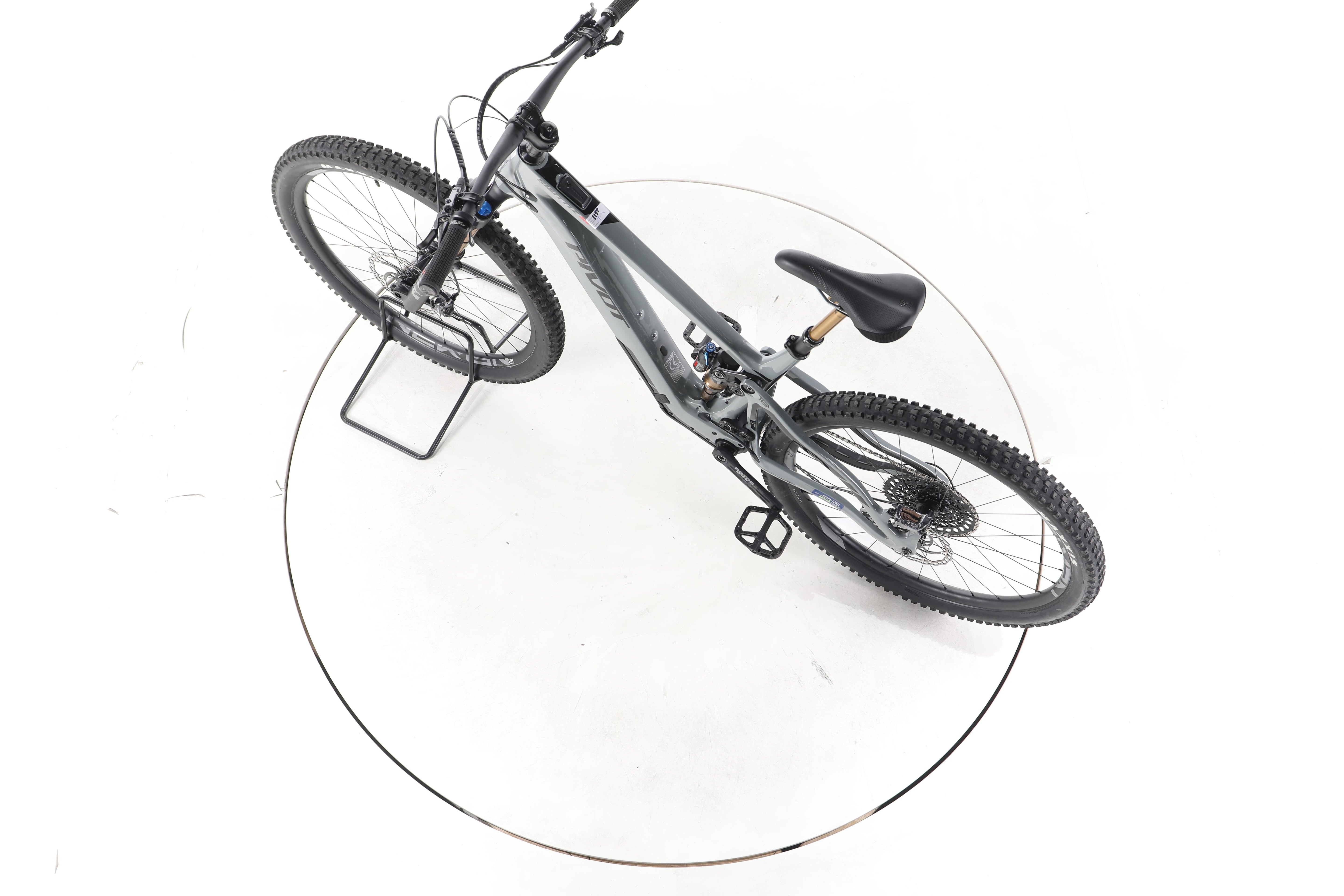 Pivot Cycles Shuttle SL E-Bike Fully Carbon - Image 20