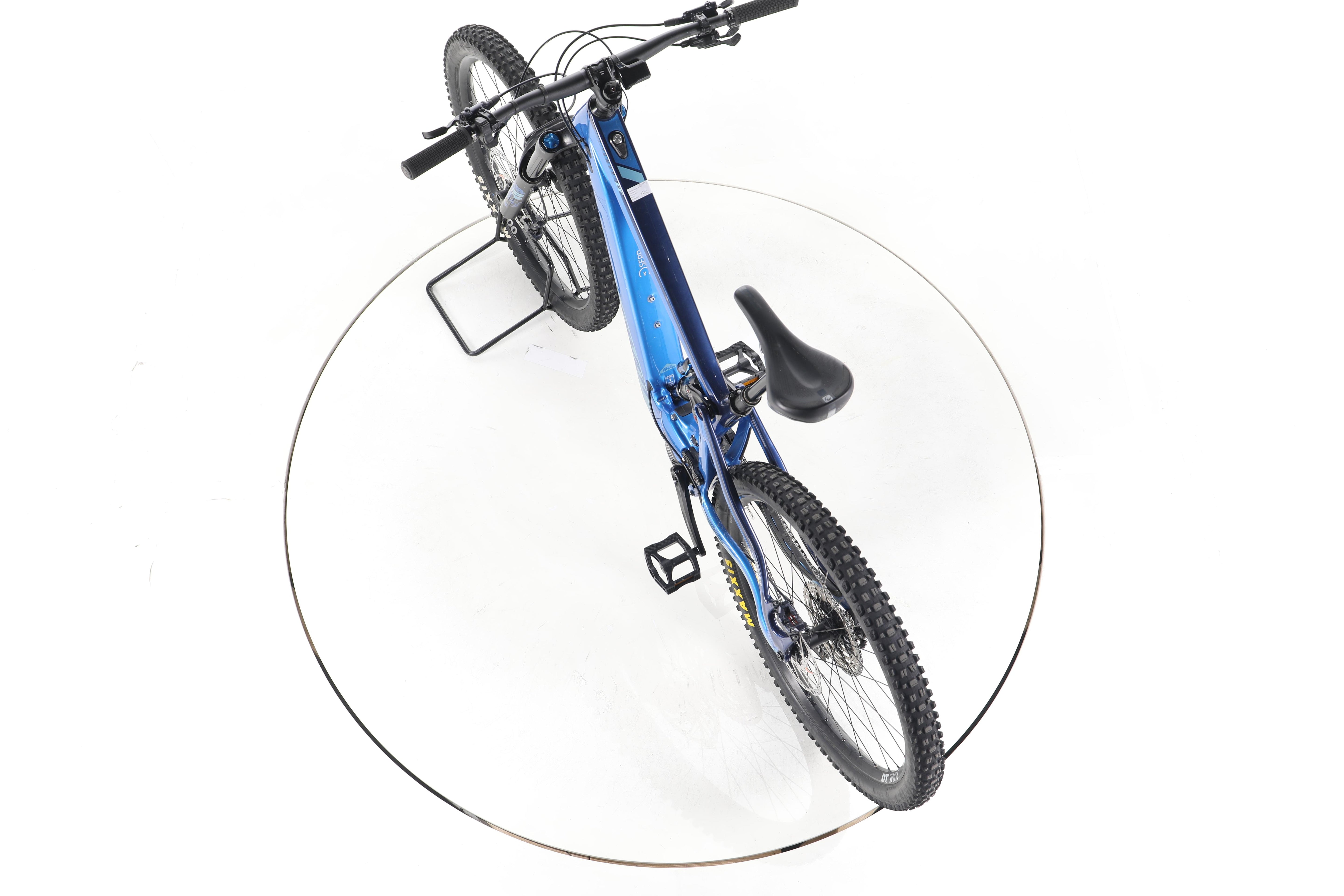 Pivot Cycles Shuttle LT E-Bike Fully Carbon - Image 21