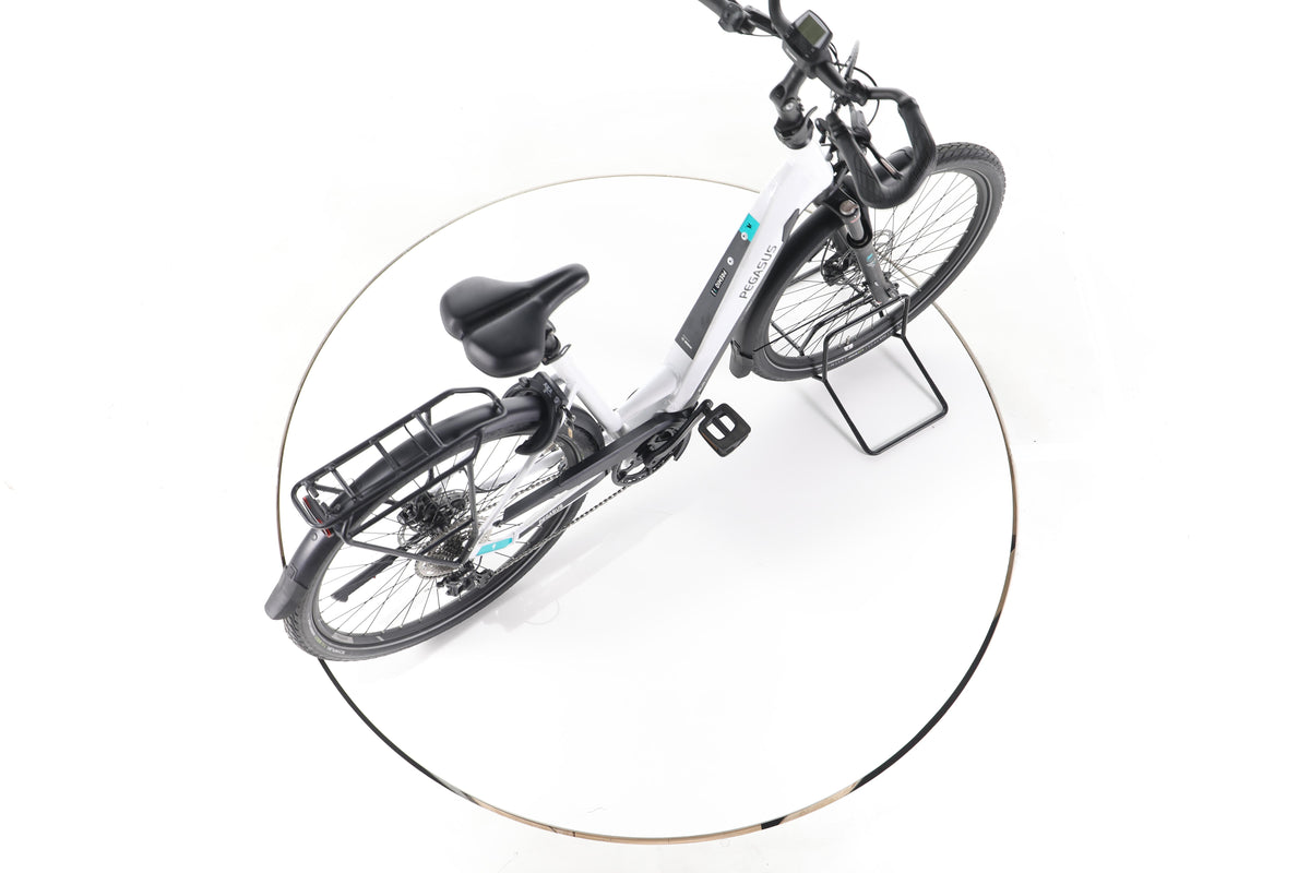 Pegasus Premio Evo 10 Lite Comfort Trekking E-Bike Tiefeinsteiger - Image 24